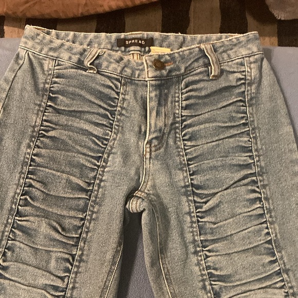 Stretchy quality, hip, hugging jeans with boot cut - Picture 3 of 8